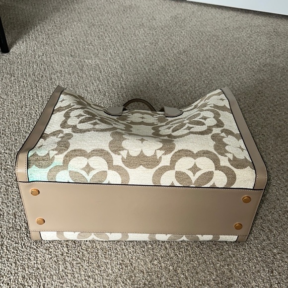 Kate Spade Flower Monogram Manhattan Chenille Large Tote - Picture 3 of 5